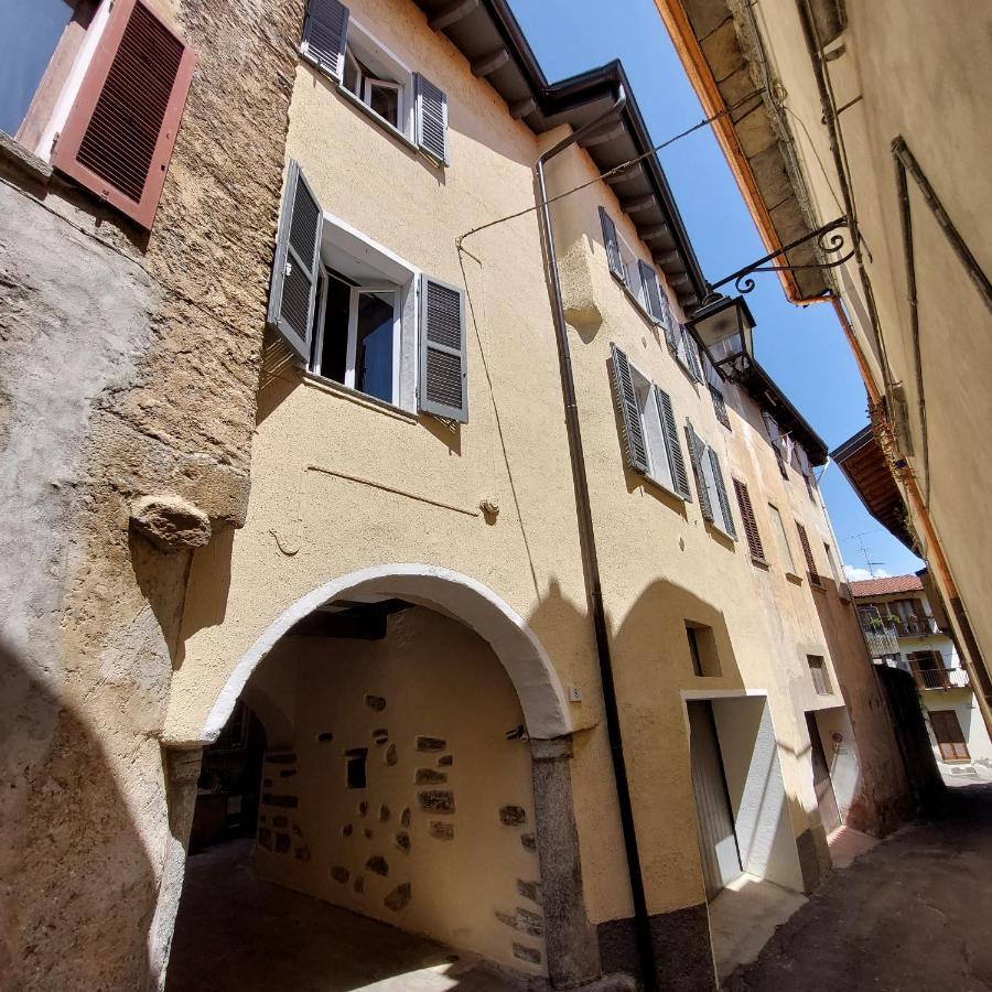 Anju D'Oro & Azzurro - Charming Apartments Lesa Exterior foto