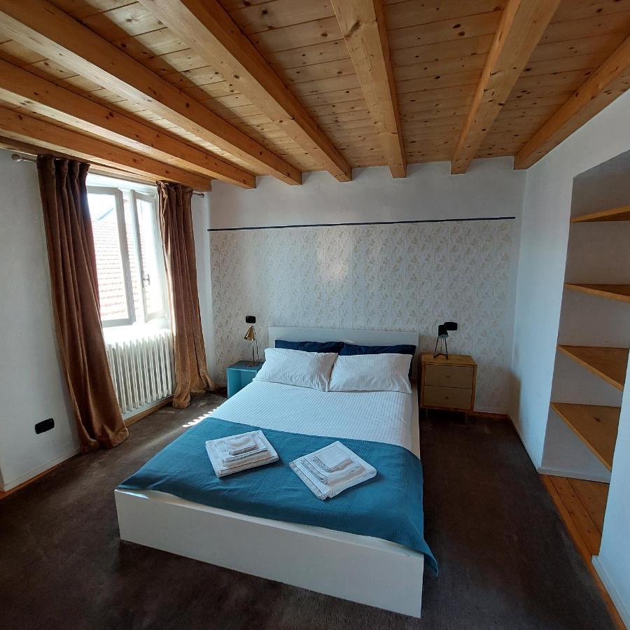 Anju D'Oro & Azzurro - Charming Apartments Lesa Exterior foto